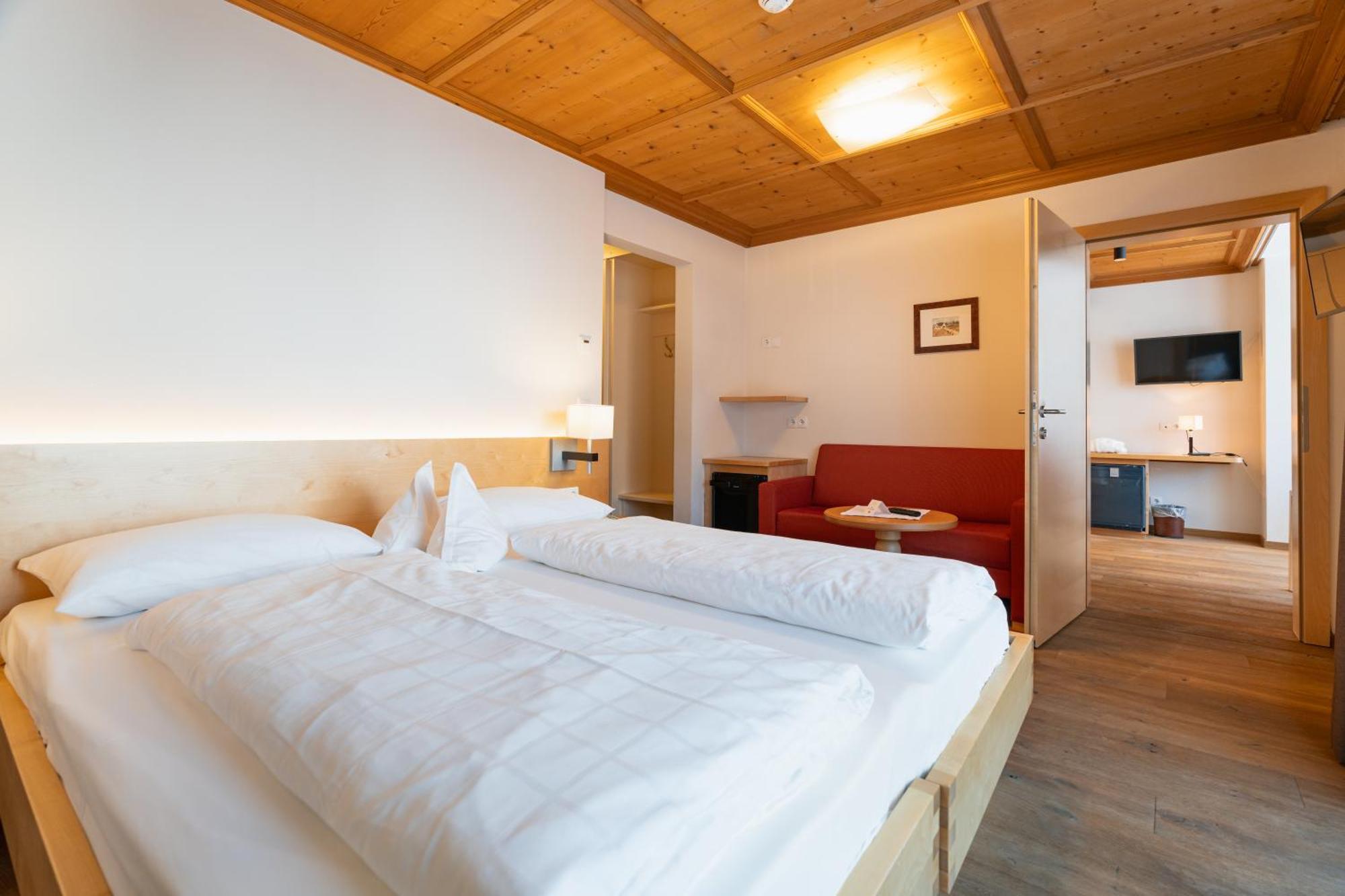 Sporthotel Panorama Corvara In Badia Exterior photo